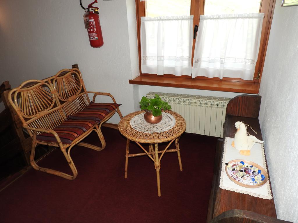 Hotel Le Clocher Champoluc Exterior foto
